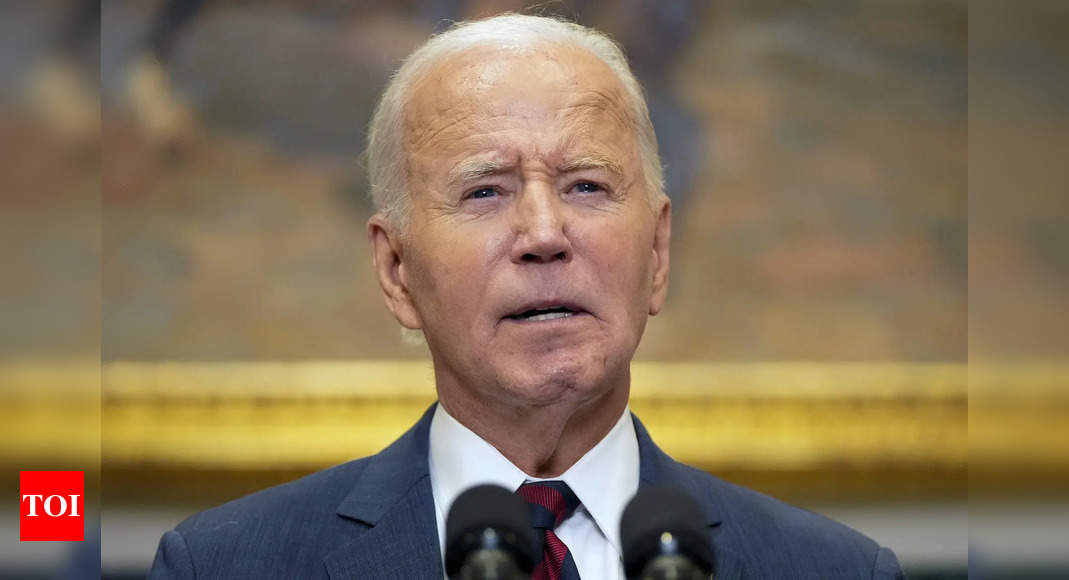 You are currently viewing Biden’s student debt relief efforts reach new milestone with $4.5 billion forgiven